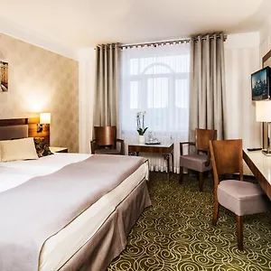 Otel Lord - Airport, Varşova